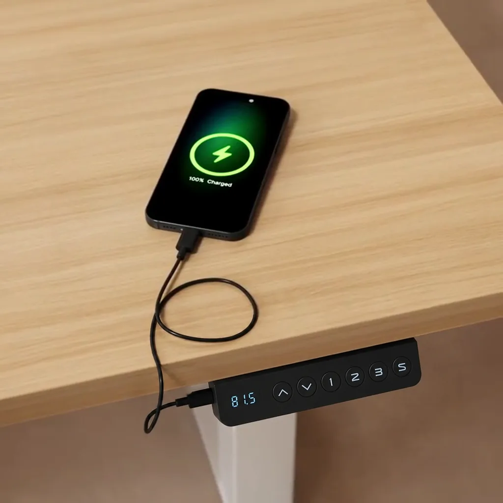 Telefon napunjen preko USB-C priključka na kontroleru Elevano stola